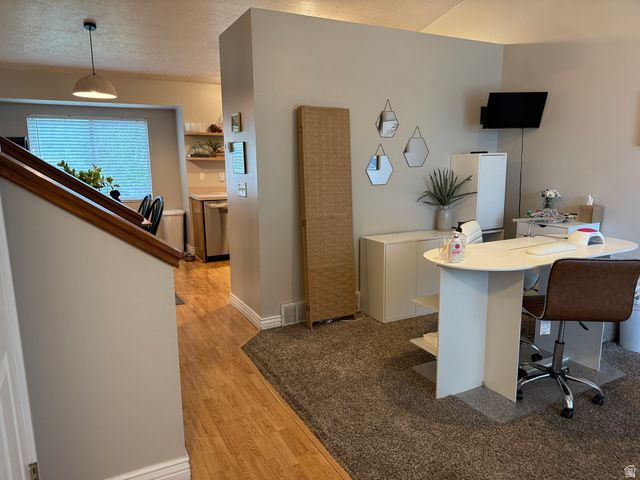 4244 WESTLAKE DR, Roy, UT 84067
