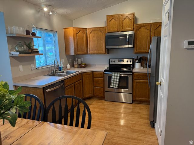 4244 WESTLAKE DR, Roy, UT 84067