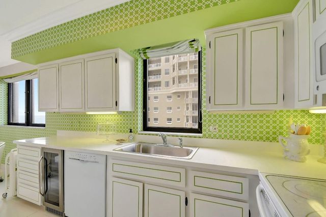 5380 N Ocean Drive 7c, Singer Island, FL 33404