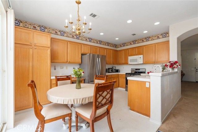 10726 Thorndale, Adelanto, CA 92301