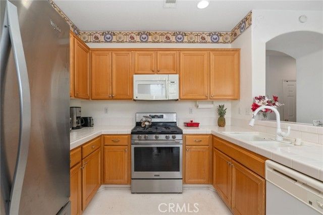 10726 Thorndale, Adelanto, CA 92301