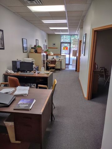 2731 W Touhy Avenue, Chicago, IL 60645