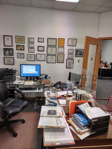 2731 W Touhy Avenue, Chicago, IL 60645