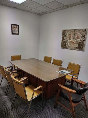 2731 W Touhy Avenue, Chicago, IL 60645