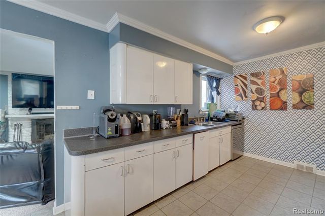 29841 Everett Street, Southfield, MI 48076