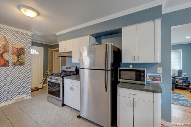 29841 Everett Street, Southfield, MI 48076