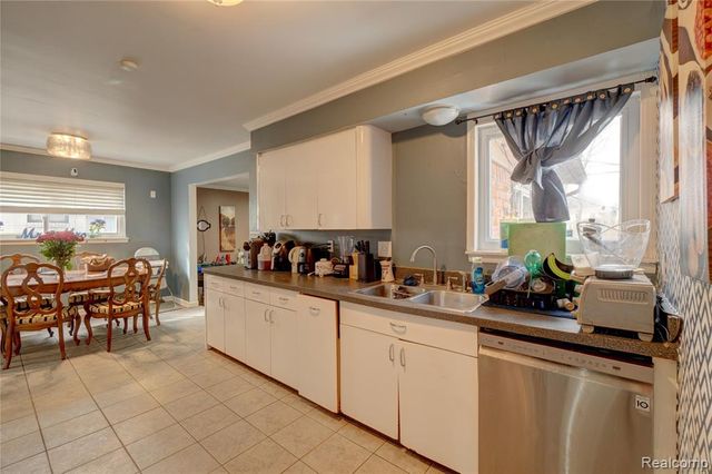 29841 Everett Street, Southfield, MI 48076