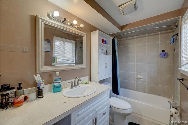 29841 Everett Street, Southfield, MI 48076