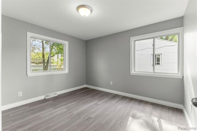 34113 Caspian Court, Westland, MI 48186