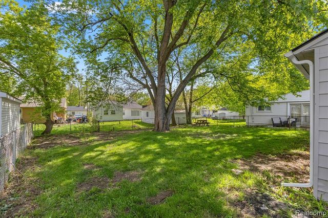 34113 Caspian Court, Westland, MI 48186