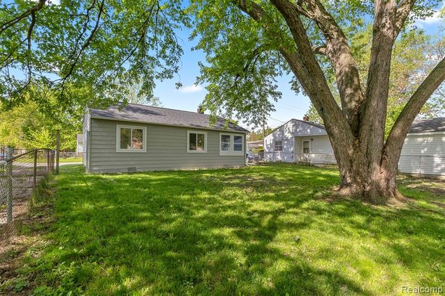 34113 Caspian Court, Westland, MI 48186