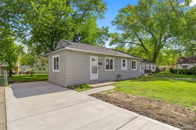 34113 Caspian Court, Westland, MI 48186