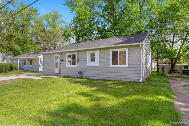34113 Caspian Court, Westland, MI 48186