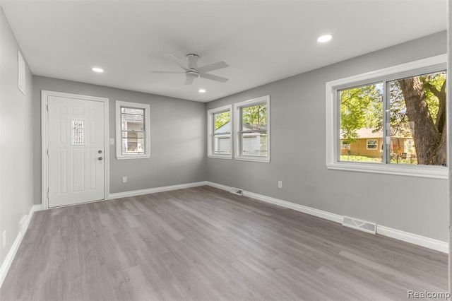 34113 Caspian Court, Westland, MI 48186