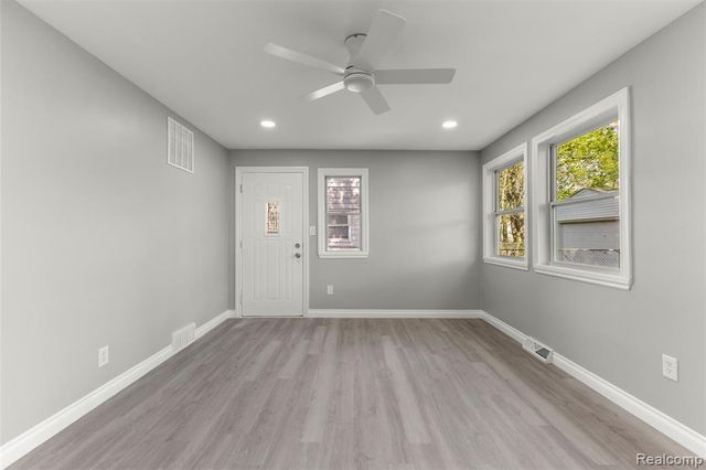 34113 Caspian Court, Westland, MI 48186
