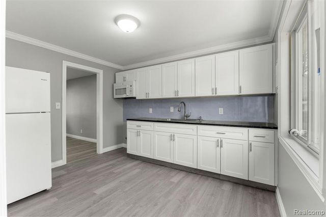 34113 Caspian Court, Westland, MI 48186