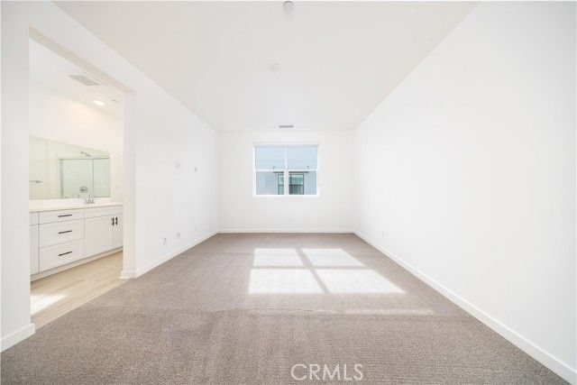 967 N Divino Privado 13, Ontario, CA 91764