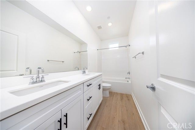 967 N Divino Privado 13, Ontario, CA 91764