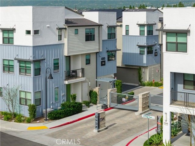 967 N Divino Privado 13, Ontario, CA 91764