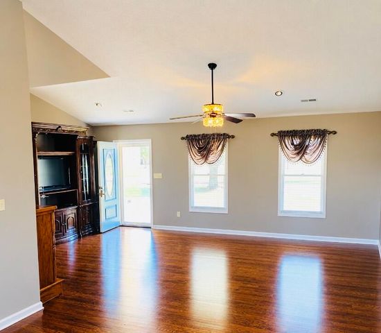 125 Holly Hill Drive, Somerset, KY 42503