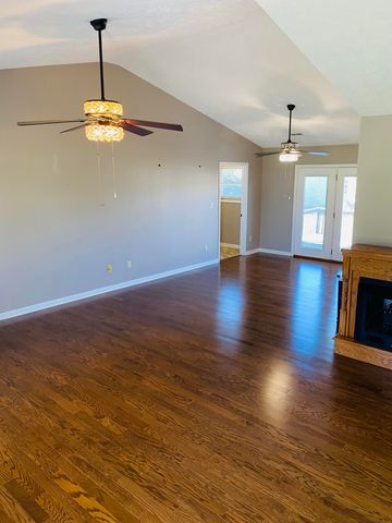 125 Holly Hill Drive, Somerset, KY 42503