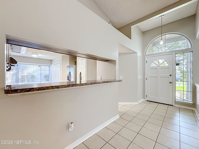 8174 LOCH LOMOND Lane, Jacksonville, FL 32244