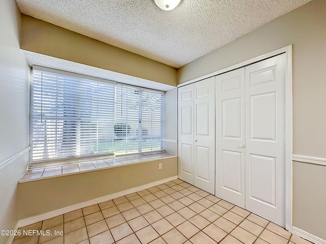 8174 LOCH LOMOND Lane, Jacksonville, FL 32244