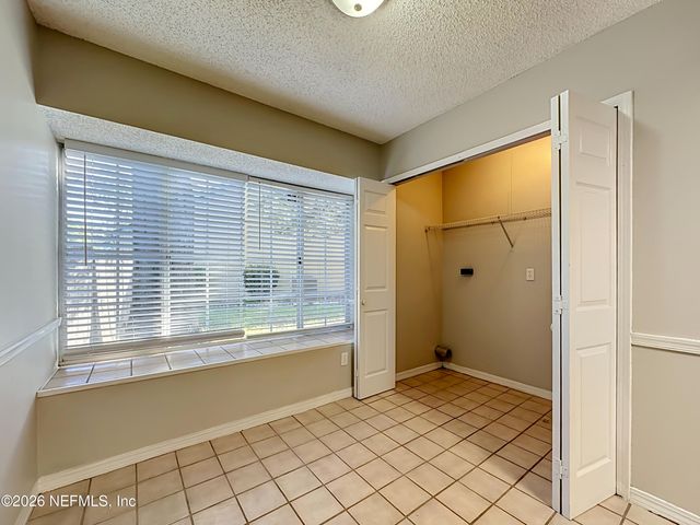 8174 LOCH LOMOND Lane, Jacksonville, FL 32244