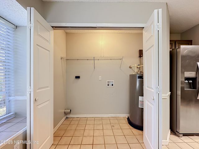 8174 LOCH LOMOND Lane, Jacksonville, FL 32244