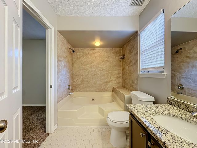 8174 LOCH LOMOND Lane, Jacksonville, FL 32244