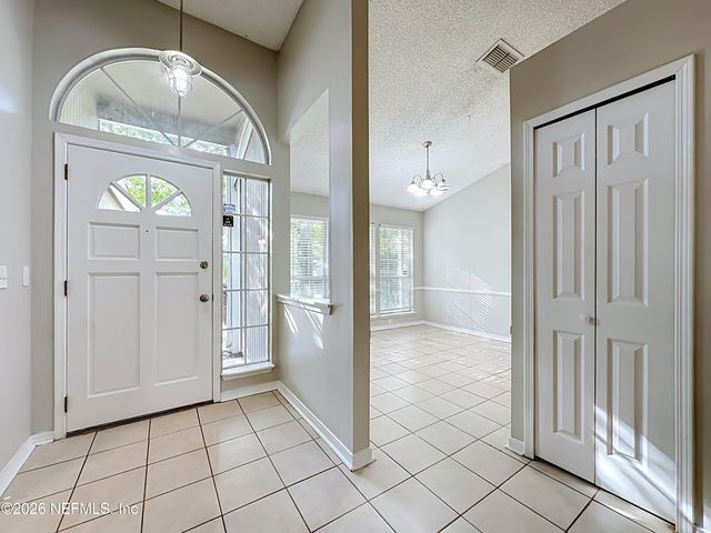 8174 LOCH LOMOND Lane, Jacksonville, FL 32244