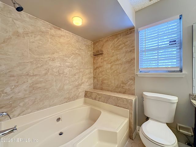 8174 LOCH LOMOND Lane, Jacksonville, FL 32244