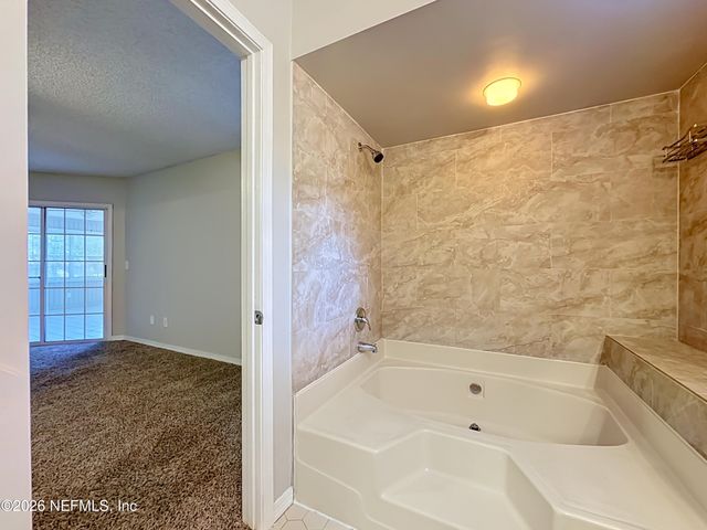 8174 LOCH LOMOND Lane, Jacksonville, FL 32244