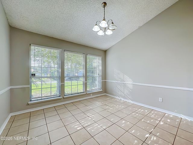 8174 LOCH LOMOND Lane, Jacksonville, FL 32244