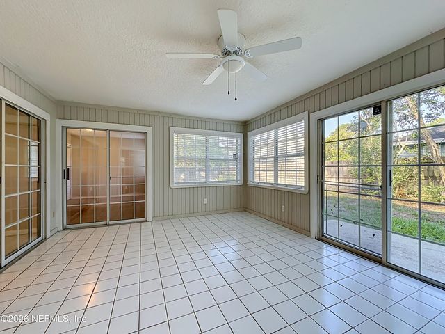 8174 LOCH LOMOND Lane, Jacksonville, FL 32244
