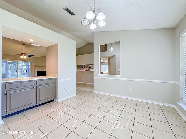 8174 LOCH LOMOND Lane, Jacksonville, FL 32244