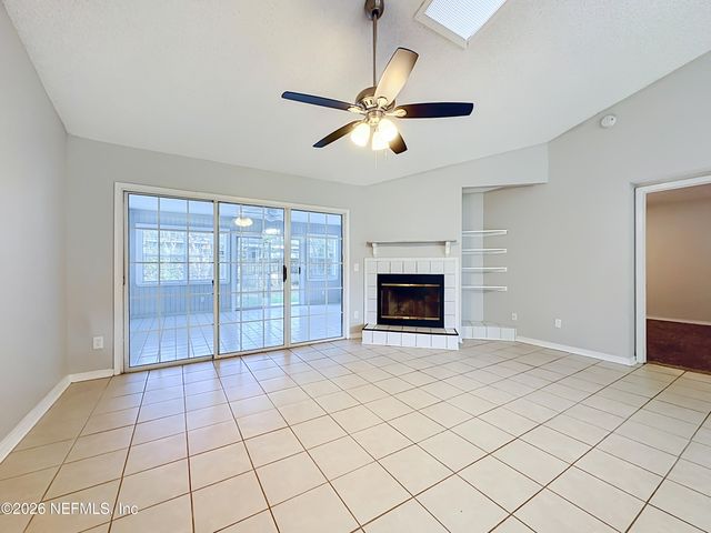 8174 LOCH LOMOND Lane, Jacksonville, FL 32244