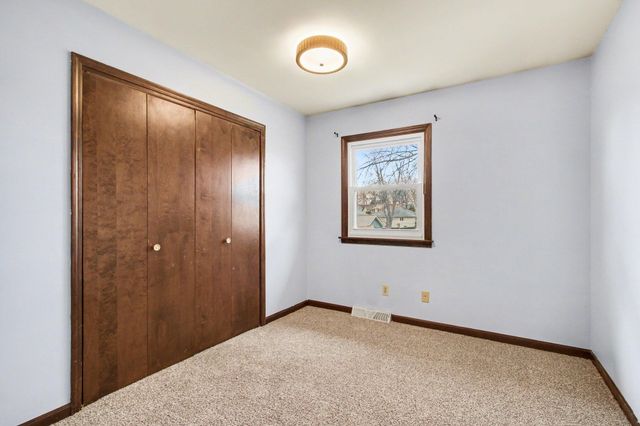 1379 Leeward Road, Crown Point, IN 46307