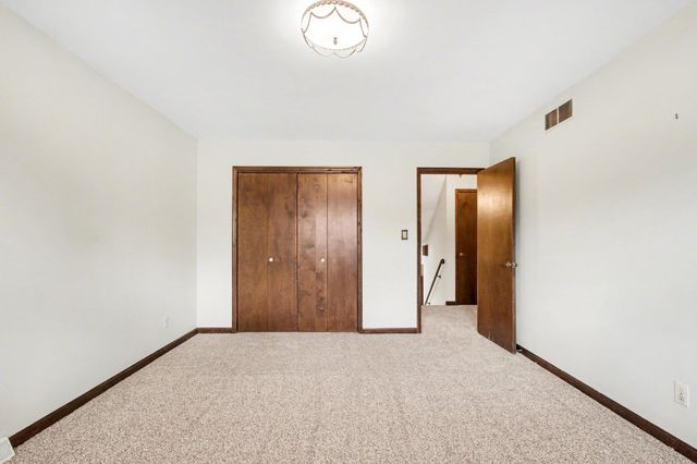 1379 Leeward Road, Crown Point, IN 46307