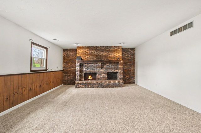 1379 Leeward Road, Crown Point, IN 46307