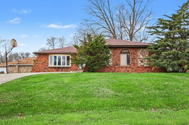 1379 Leeward Road, Crown Point, IN 46307