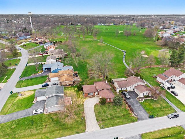 1379 Leeward Road, Crown Point, IN 46307