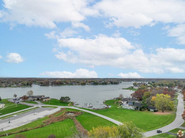 1379 Leeward Road, Crown Point, IN 46307