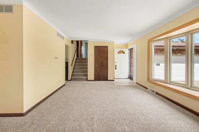 1379 Leeward Road, Crown Point, IN 46307