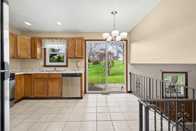 1379 Leeward Road, Crown Point, IN 46307