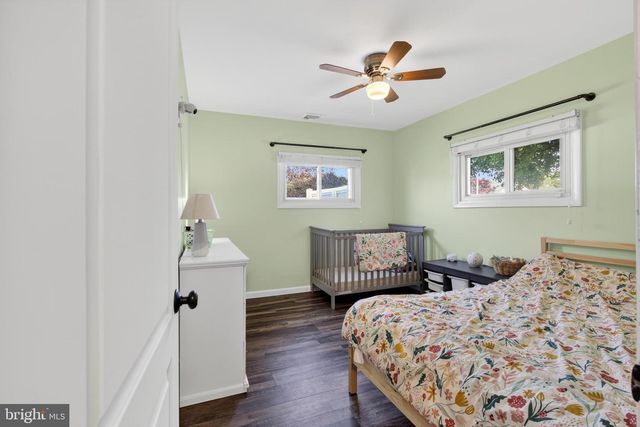 49 MEADOW LN, Levittown, PA 19054