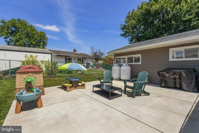 49 MEADOW LN, Levittown, PA 19054