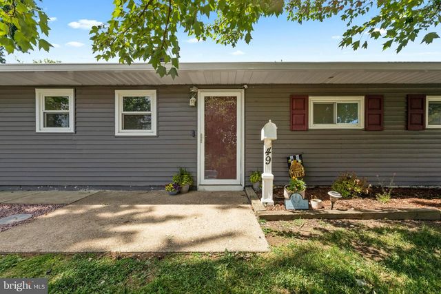 49 MEADOW LN, Levittown, PA 19054
