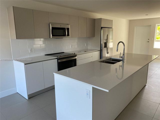 2535 NE 193rd St 3108, Miami, FL 33180