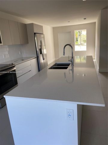 2535 NE 193rd St 3108, Miami, FL 33180